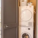 Modern, Bright & Spacious Near The Sea * 马尔萨斯卡拉