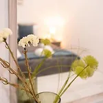 公寓 Modern, Bright & Spacious Near The Sea