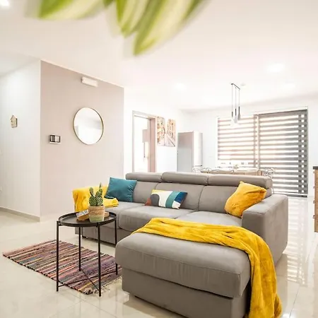 Apartmán Modern, Bright & Spacious Near The Sea Marsaskala