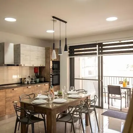 Apartmán Modern, Bright & Spacious Near The Sea Marsaskala