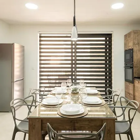 Modern, Bright & Spacious Near The Sea Marsaskala