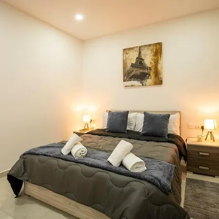 Modern, Bright & Spacious Near The Sea 马尔萨斯卡拉