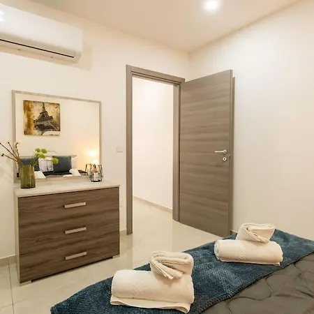 Modern, Bright & Spacious Near The Sea 马尔萨斯卡拉