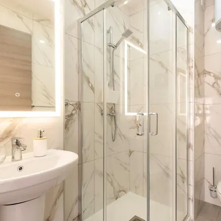 Apartmán Modern, Bright & Spacious Near The Sea *