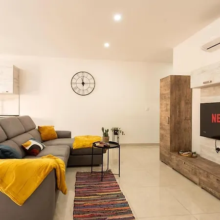 Apartmán Modern, Bright & Spacious Near The Sea Marsaskala