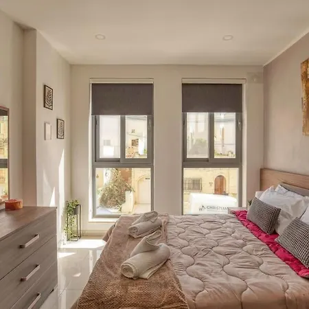 Modern, Bright & Spacious Near The Sea Appartamento