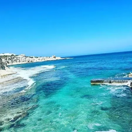 Modern, Bright & Spacious Near The Sea