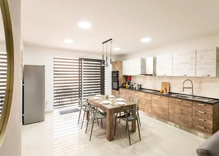 Modern, Bright & Spacious Near The Sea Marsaskala