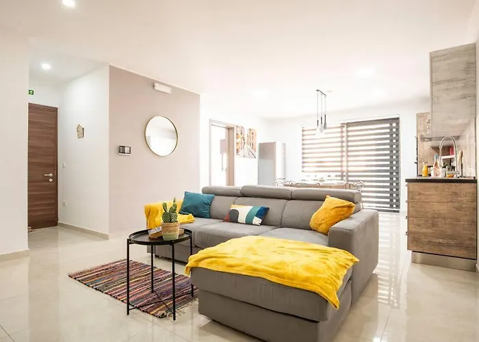 Modern, Bright & Spacious Near The Sea Marsaskala