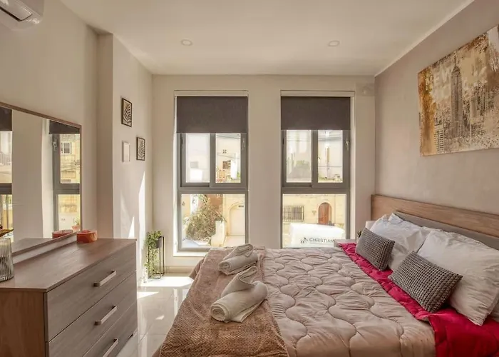 Modern, Bright & Spacious Near The Sea Appartement