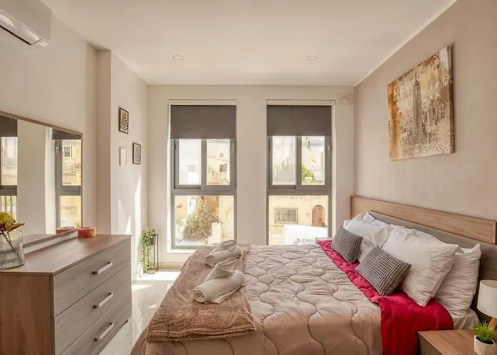 Modern, Bright & Spacious Near The Sea Appartement *