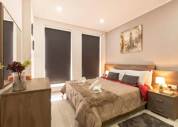 Modern, Bright & Spacious Near The Sea Appartement