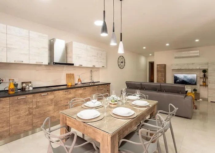 Modern, Bright & Spacious Near The Sea Appartement *