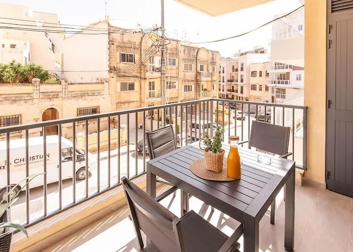 Appartement Modern, Bright & Spacious Near The Sea